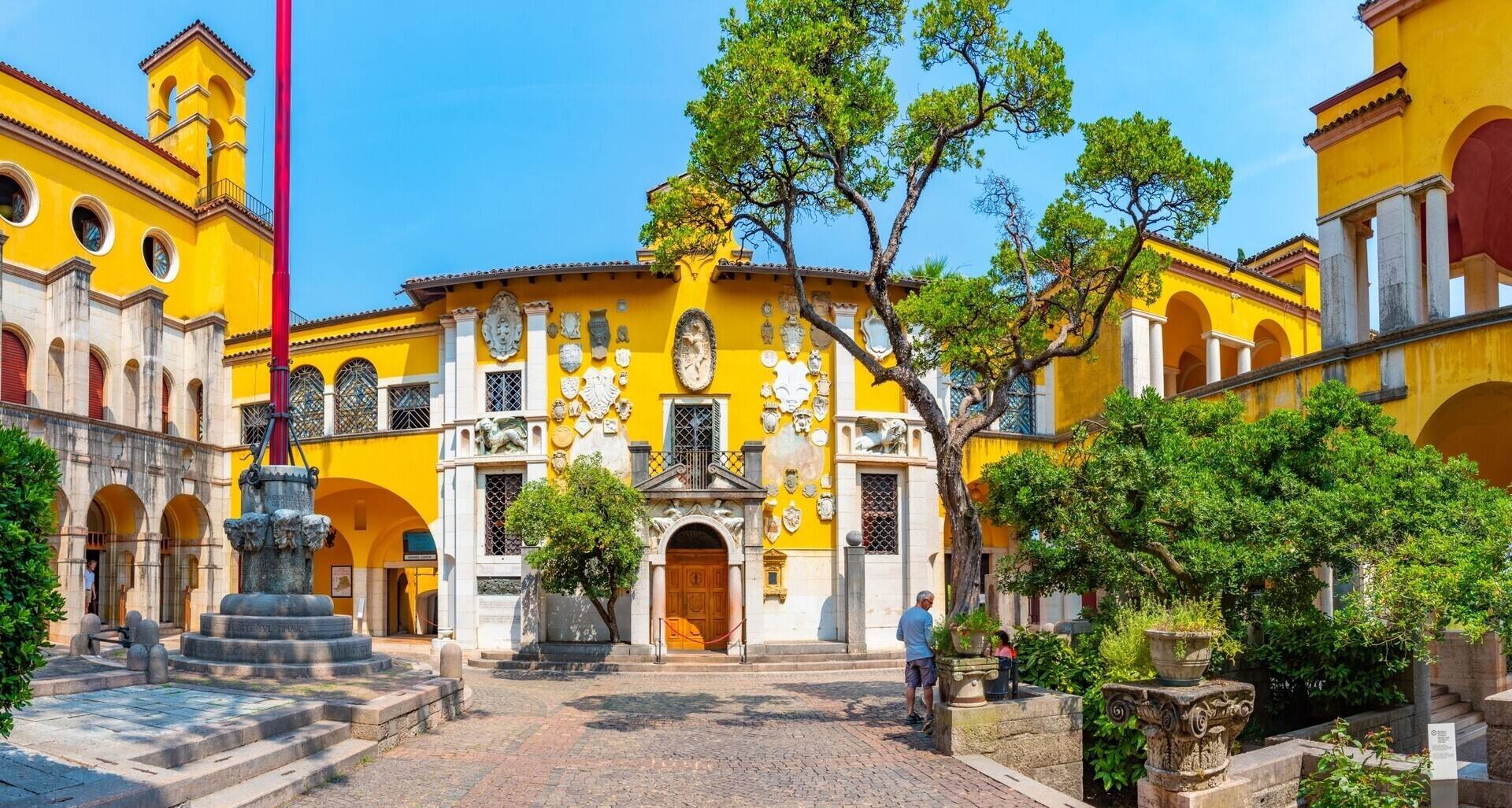 Hotels in Gardone Riviera