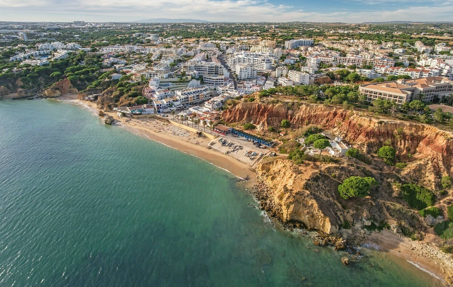 Hotels in Olhos de Agua