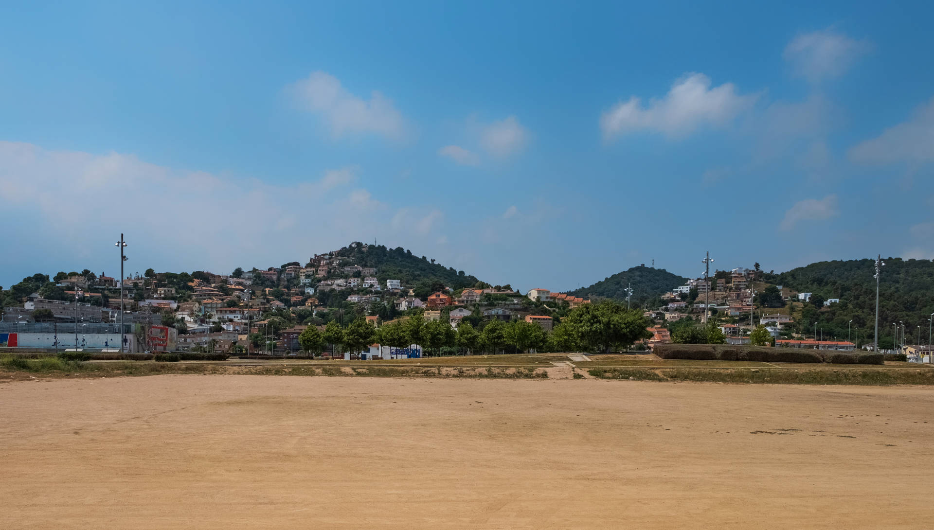 Hotels in Santa Susana