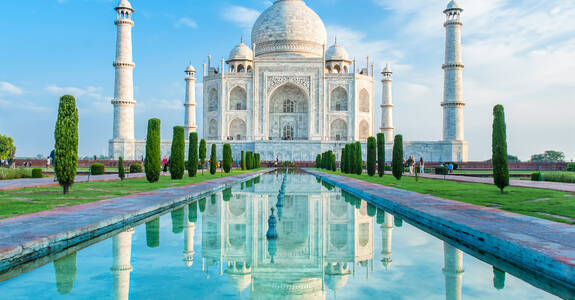 Cheap flights to Agra