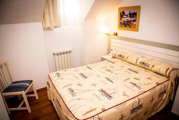 هتل Isabel Rooms   Suarez Inclán 38