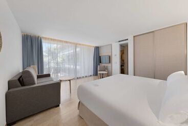 ホテル Occidental Cala Vinas