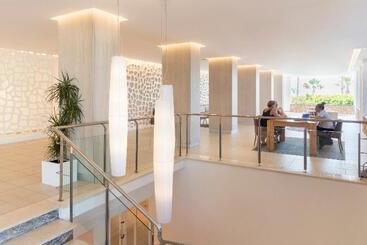 Отель Palia Maria Eugenia