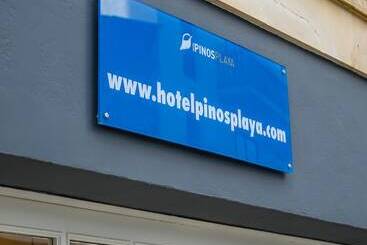 ホテル Pinos Playa