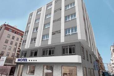 בית מלון כפרי Santa Pola Pierre And Vacances