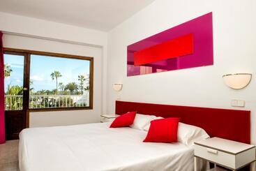 Отель Villa Miel