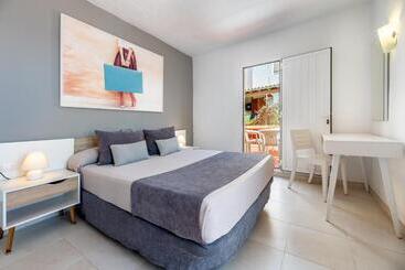 アパートホテル Cenit & Apts. Sol Y Viento