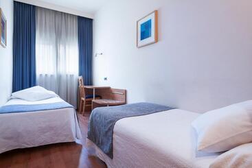 Отель Acta Antibes