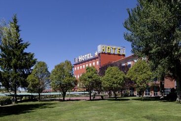 هتل Ciudad De Burgos