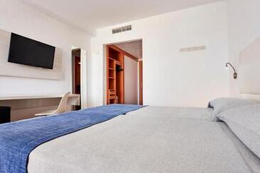 فندق Globales Cala'n Bosch