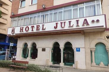 هتل Julia