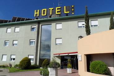 호텔 Rey Arturo Burgos