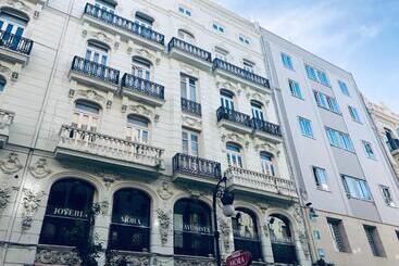 Sweet Hotel Continental