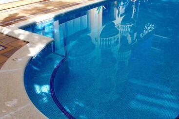 هتل Urh Sitges Playa