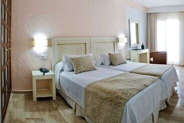 هتل Doña Lola Zahara