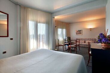 호텔 Rey Sancho Ramírez Somontano Sl