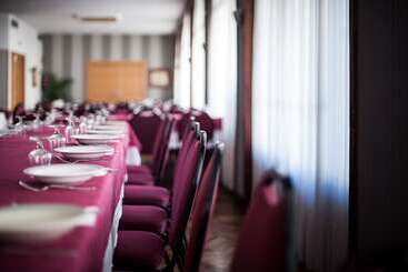 Отель Unzaga Plaza