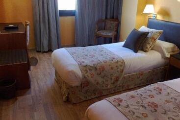 호텔 Aeropuerto Ifema Madrid Torre Hogar Premium