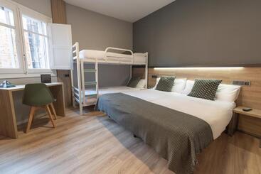 호텔 Alda Centro Pamplona