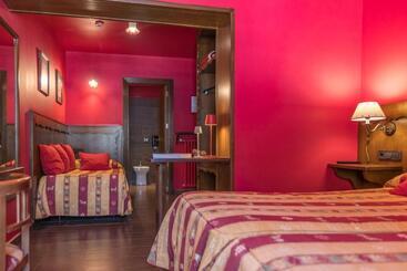 هتل Aran La Abuela