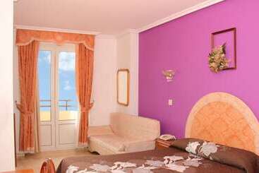 ホテル Avenida Iii