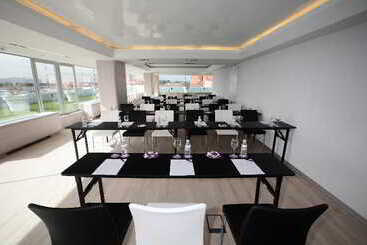 هتل Ayre Gran Colon