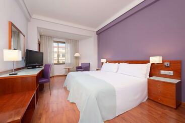هتل Madrid Centro Affiliated By Meliá
