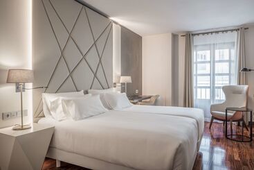 فندق NH Collection Salamanca Palacio De Castellanos