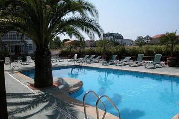 هتل Nuevo Lanzada