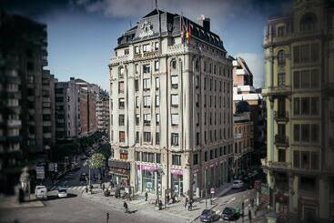 Отель Occidental Leon Alfonso V