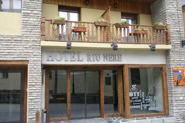 هتل Riu Nere Mountain