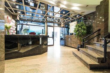 Hotel Adonis Pelinor