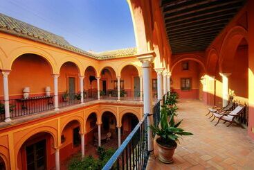 هتل Casa De Carmona
