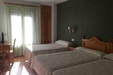 هتل Casitas Cinco Castaños
