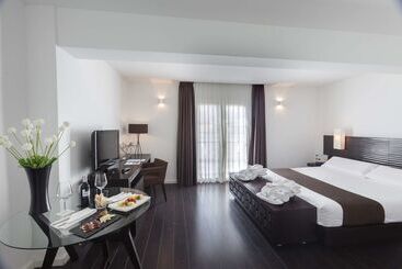 هتل Barceló Santa Cruz Contemporáneo