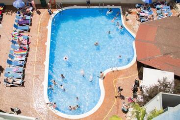 ホテル Villamarina Club