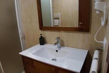 פונדק Apartamentos Mirador De Gúdar