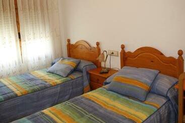 هتل Hostal Cuatro Esquinas