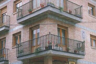 هتل Hostal Cuatro Esquinas