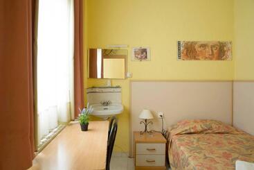 호텔 Hostal Alhambra Tarragona