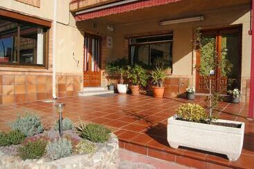 هتل Hostal El Mirador