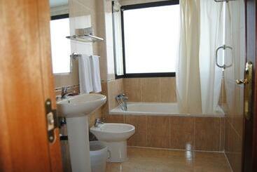 هتل Hostal El Mirador