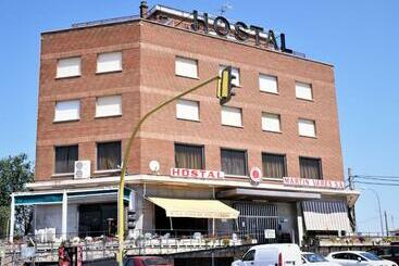 Отель Hostal Martin Vares