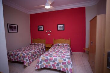 هتل Hostal Navarra