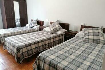 בית מלון כפרי La Reina