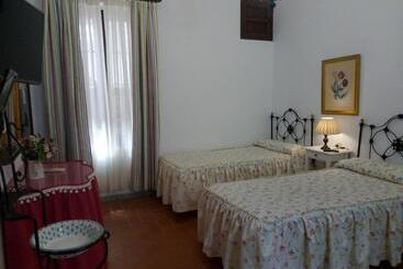 Отель Hostal Gran Capitan