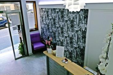 هتل Hostal La Paz