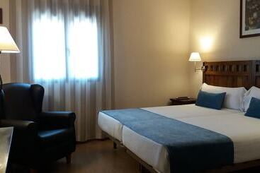 Отель Hostal Rural Moratín