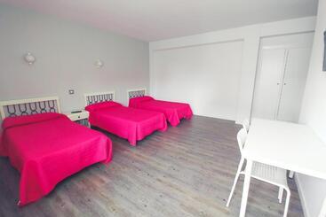 ホテル Pensión Dorada