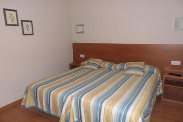 בית מלון כפרי Pension Restaurante La Bombilla